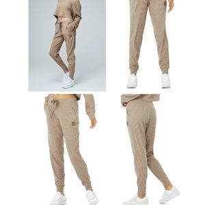 Like new/ALO Muse Sweatpants/M